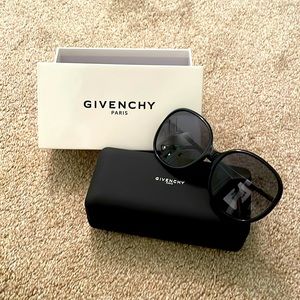 Givenchy Oversize Round Woman’s Black Sunglasses